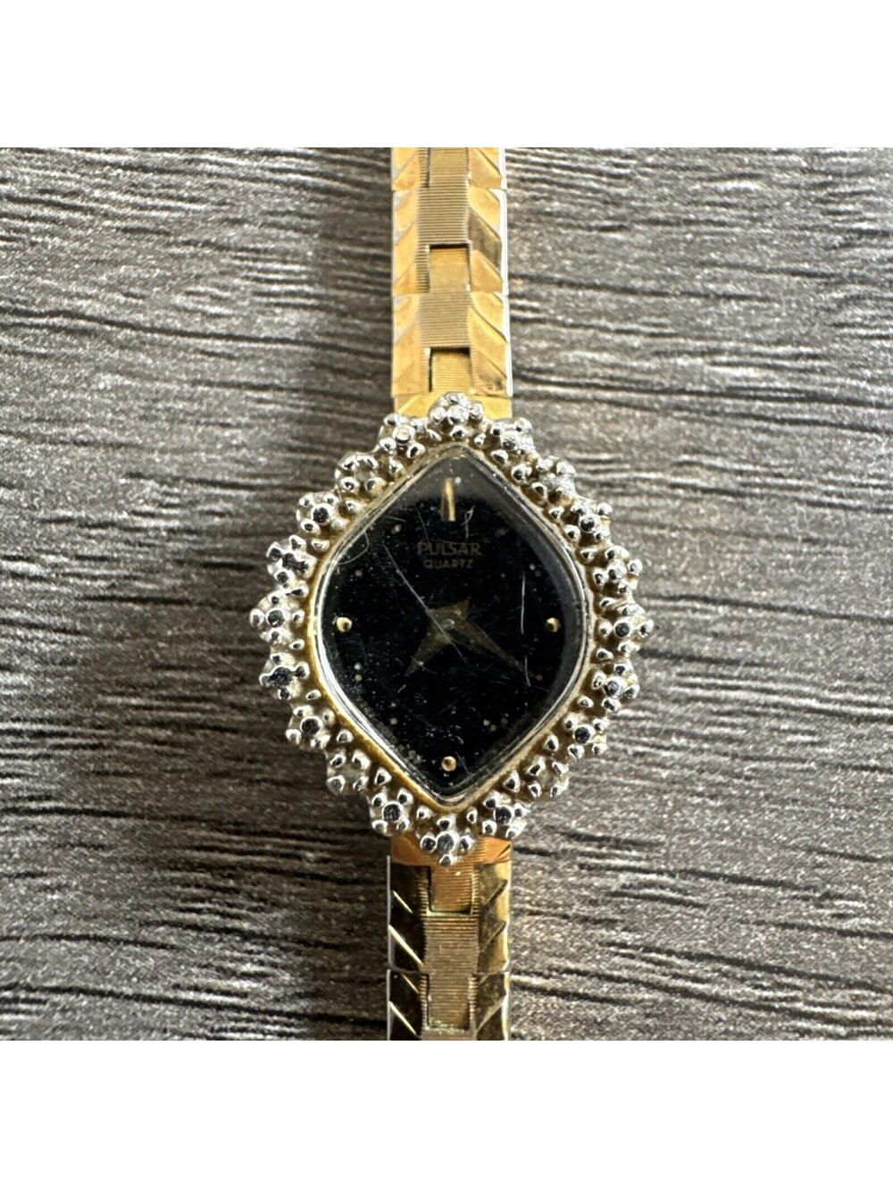 VINTAGE PULSAR Quartz Ladies Diamonds Dress WATCH V232 LA02A
